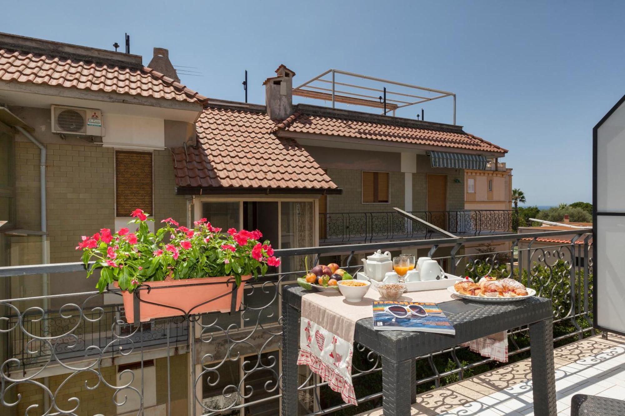 Double House Bybeach